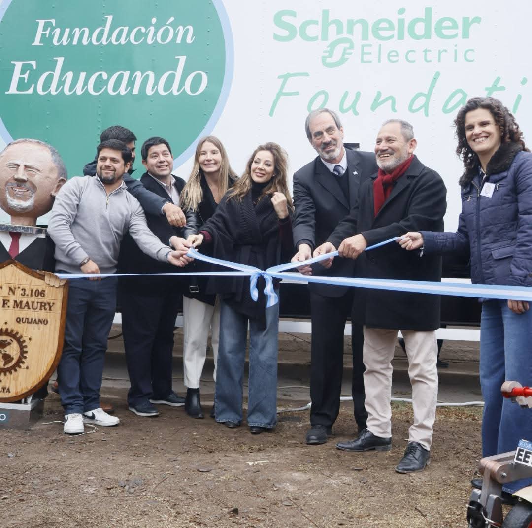 Inauguración del Aula Taller Móvil en Campo Quijano