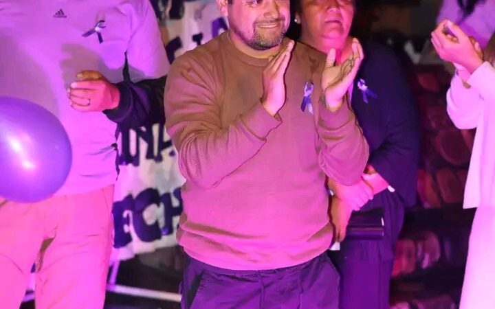 Quijano se iluminó de violeta por la concientización sobre la epilepsia.