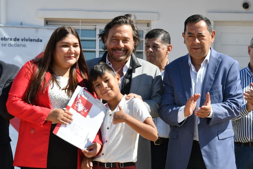 Hoy, en Coronel Moldes, 40 familias salteñas cumplieron el sueño de la casa propia