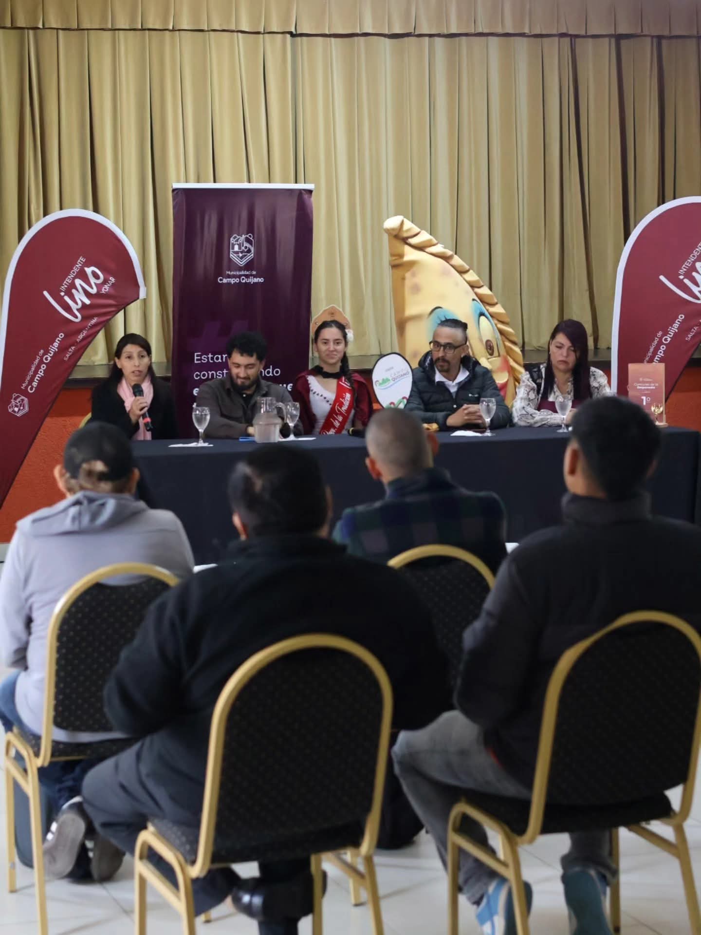 Conferencia de prensa del 5° Concurso de la Empanada