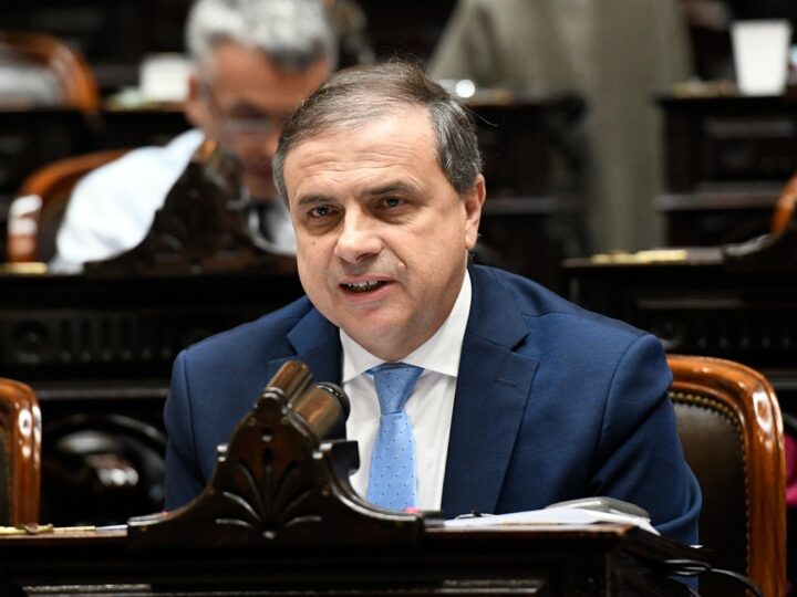 El diputado nacional Juan Fernando Brügge presentó un proyecto de ley para establecer un régimen integral de protección de niñas, niños y adolescentes