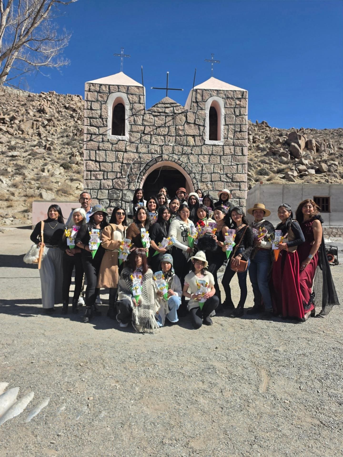 Las raíces de un pueblo también se expresan a través del arte, la cultura y el trabajo de su gente.