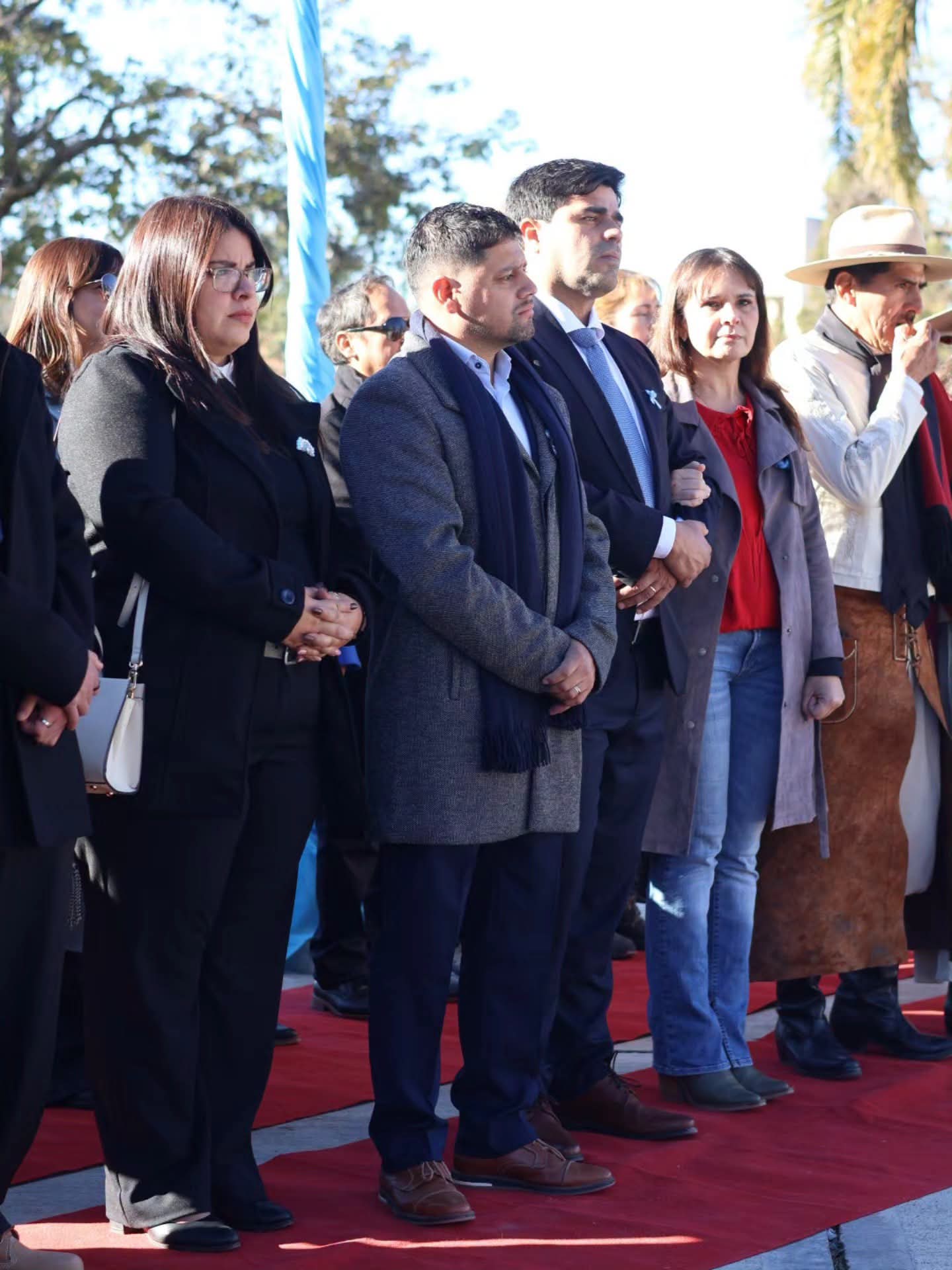 Un pueblo unido desfiló para celebrar sus 105 años.