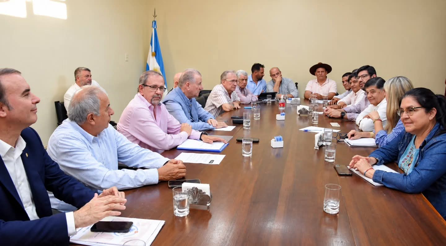 Sergio Camacho «se  reunió » con el Senado