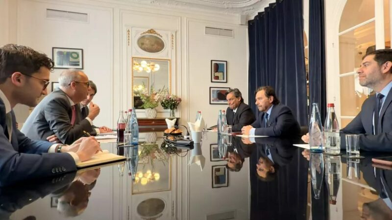 En París, Sáenz ratificó que Rio Tinto proyecta una inversión de USD 2.700 millones para producir 50.000 toneladas de litio en Salta